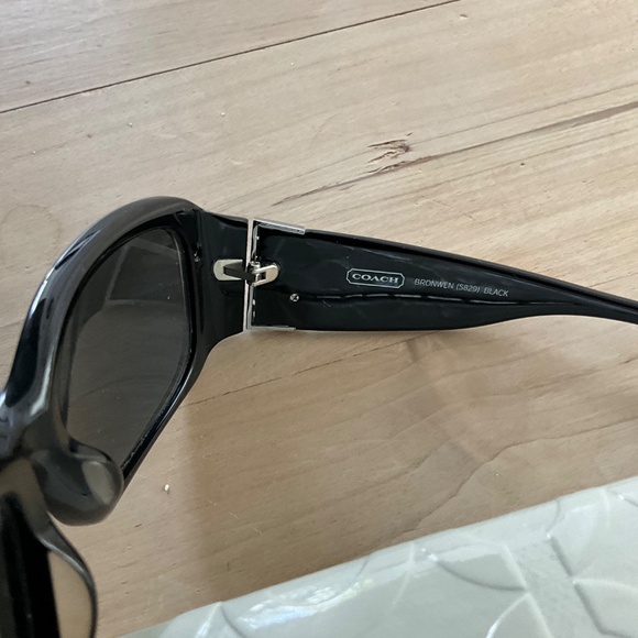 COACH VINTAGE GLASSES WITH CASE - Picture 4 of 9